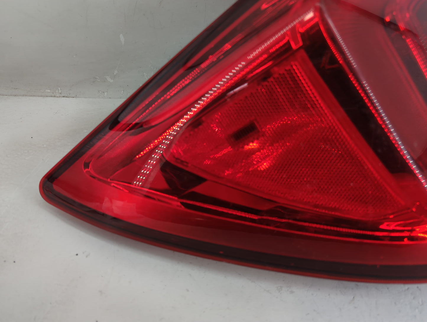 2016-2018 Honda Pilot Tail Light Assembly Driver Left OEM P/N:2XL 949 442-11 Fits Fits 2016 2017 2018 OEM Used Auto Parts - 