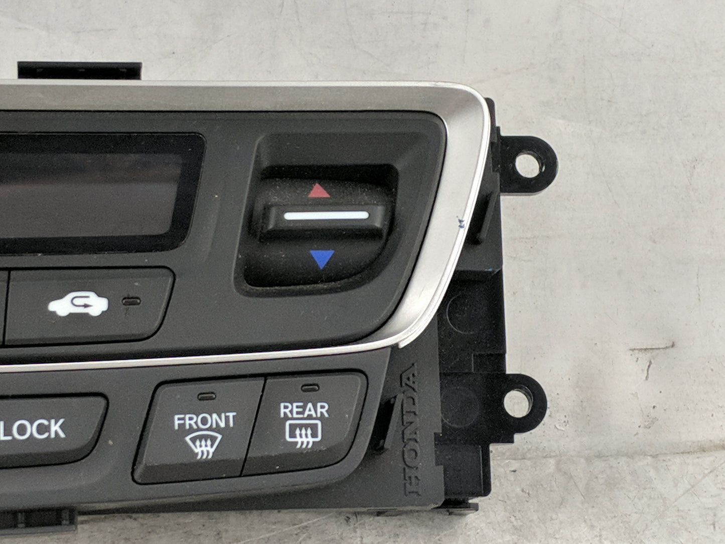2016-2018 Honda Pilot Climate Control Module Temperature AC/Heater Replacement P/N:79600TG7A220M1 SANWA2A268J Fits OEM Used 