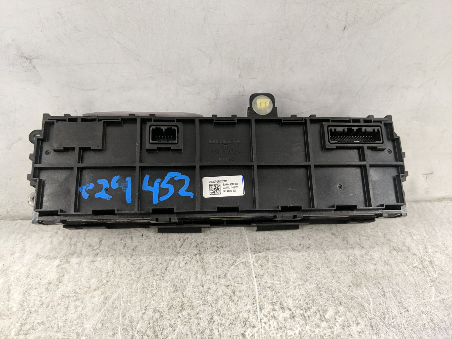 2016-2018 Honda Pilot Climate Control Module Temperature AC/Heater Replacement P/N:79600TG7A220M1 SANWA2A268J Fits OEM Used 