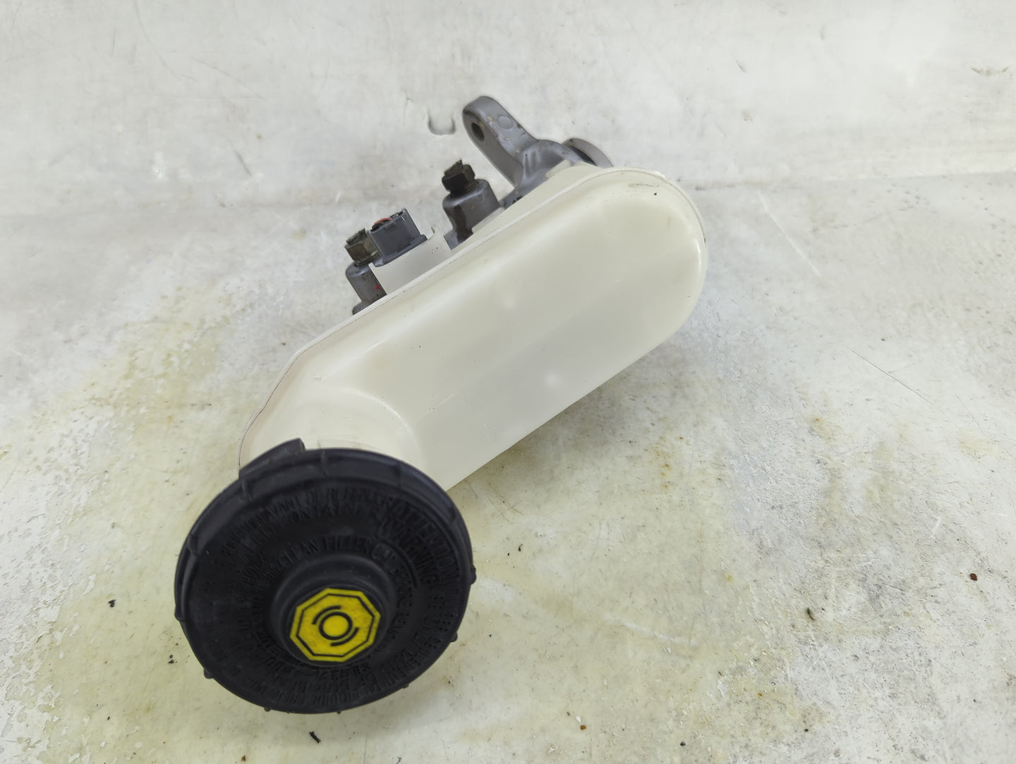 2016-2022 Honda Pilot Brake Master Cylinder 1490578 - Oemusedautoparts1.com