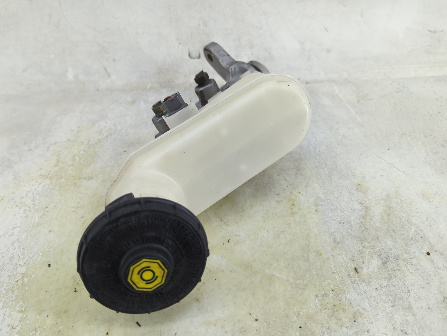 2016-2022 Honda Pilot Brake Master Cylinder 1490578 - Oemusedautoparts1.com