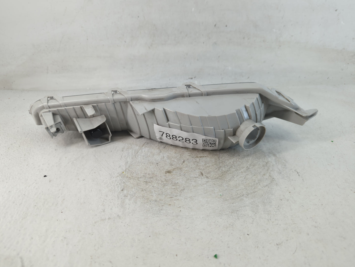 2016-2018 Honda Pilot Passenger Right Oem Front Light Lamp - Oemusedautoparts1.com