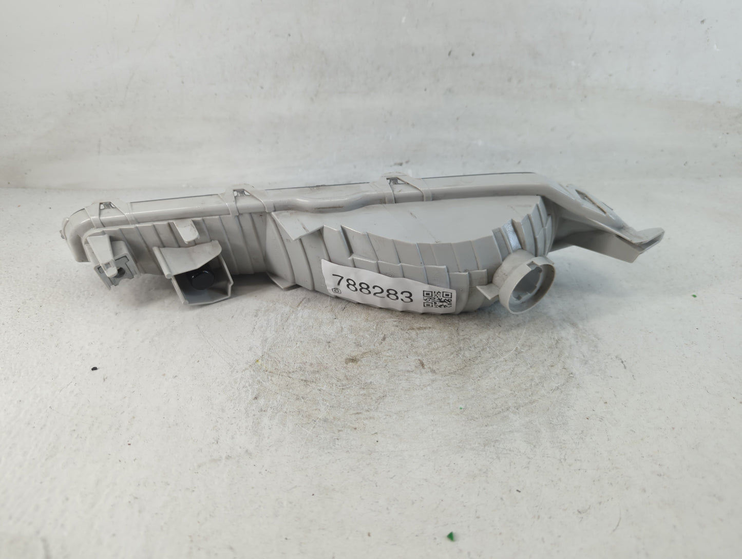 2016-2018 Honda Pilot Passenger Right Oem Front Light Lamp - Oemusedautoparts1.com