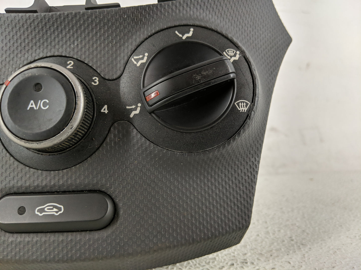 2018-2022 Hyundai Accent Climate Control Module Temperature AC/Heater Replacement P/N:97250-1RBL1 Fits OEM Used Auto Parts -