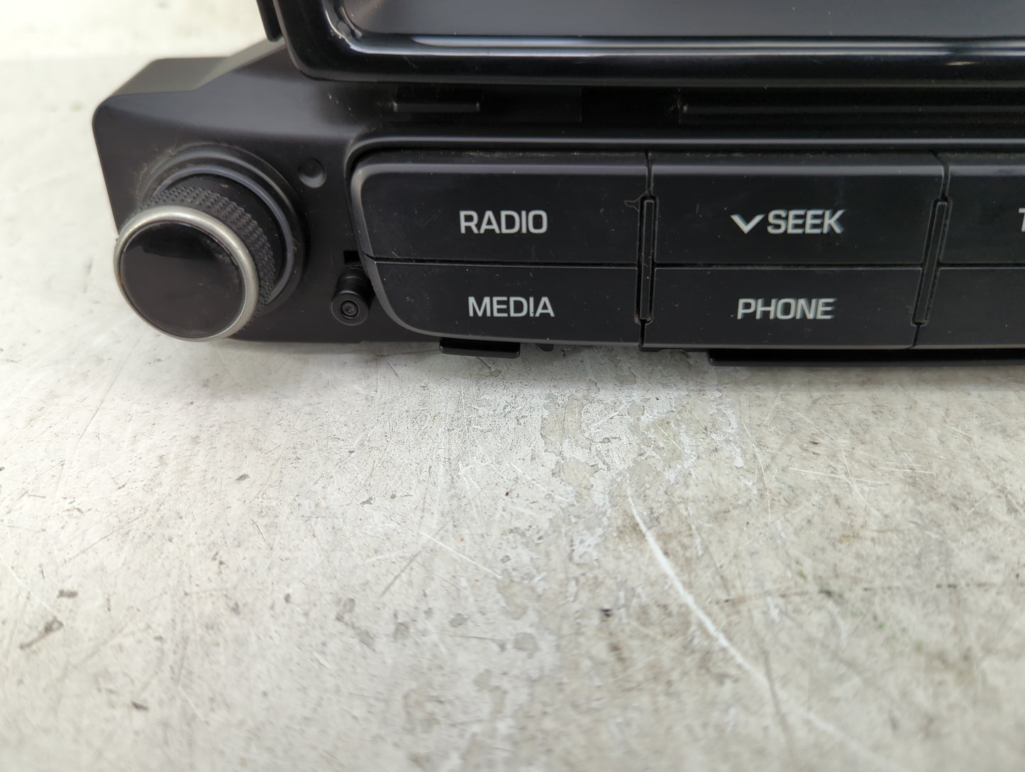 2018-2020 Hyundai Accent Radio AM FM Cd Player Receiver Replacement P/N:96160-J0100URD Fits Fits 2018 2019 2020 OEM Used Aut