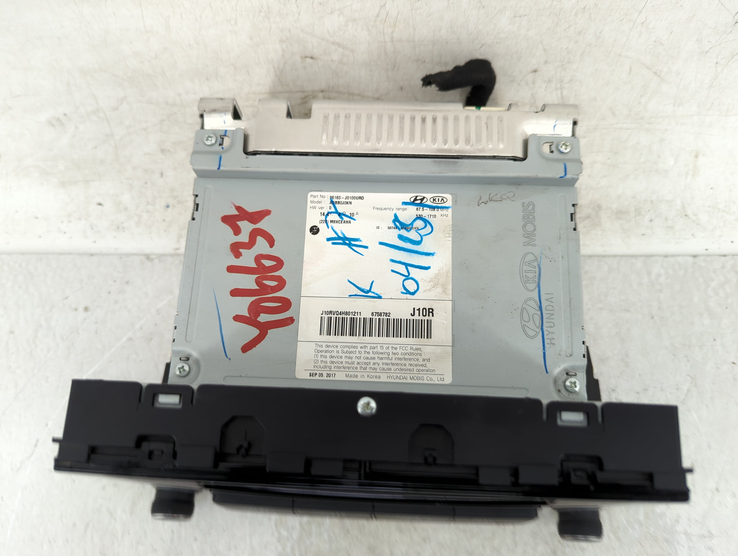2018-2020 Hyundai Accent Radio AM FM Cd Player Receiver Replacement P/N:96160-J0100URD Fits Fits 2018 2019 2020 OEM Used Aut