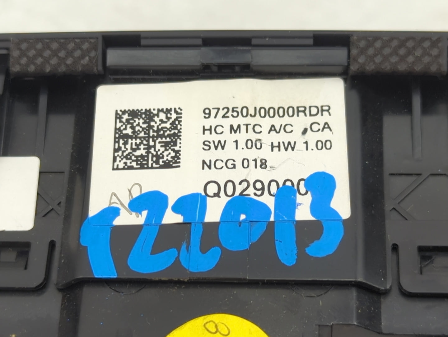 2018-2022 Hyundai Accent Climate Control Module Temperature AC/Heater Replacement P/N:97250J0000RDR Fits OEM Used Auto Parts