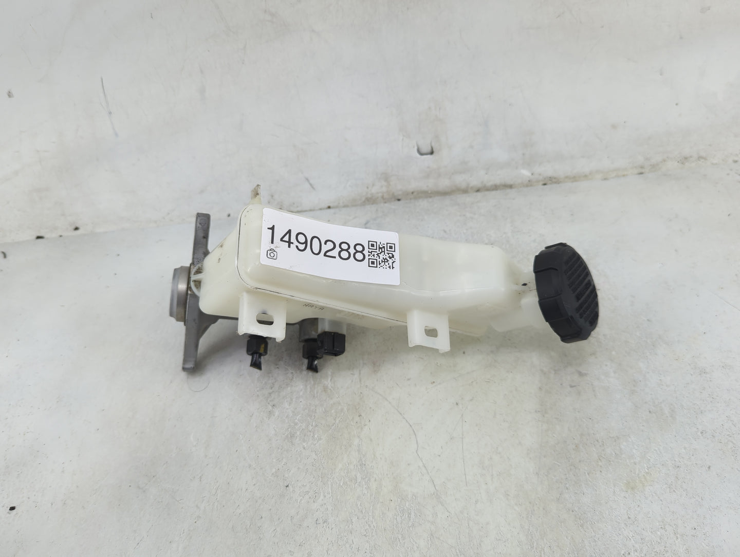 2018-2019 Hyundai Accent Brake Master Cylinder 1490288 - Oemusedautoparts1.com