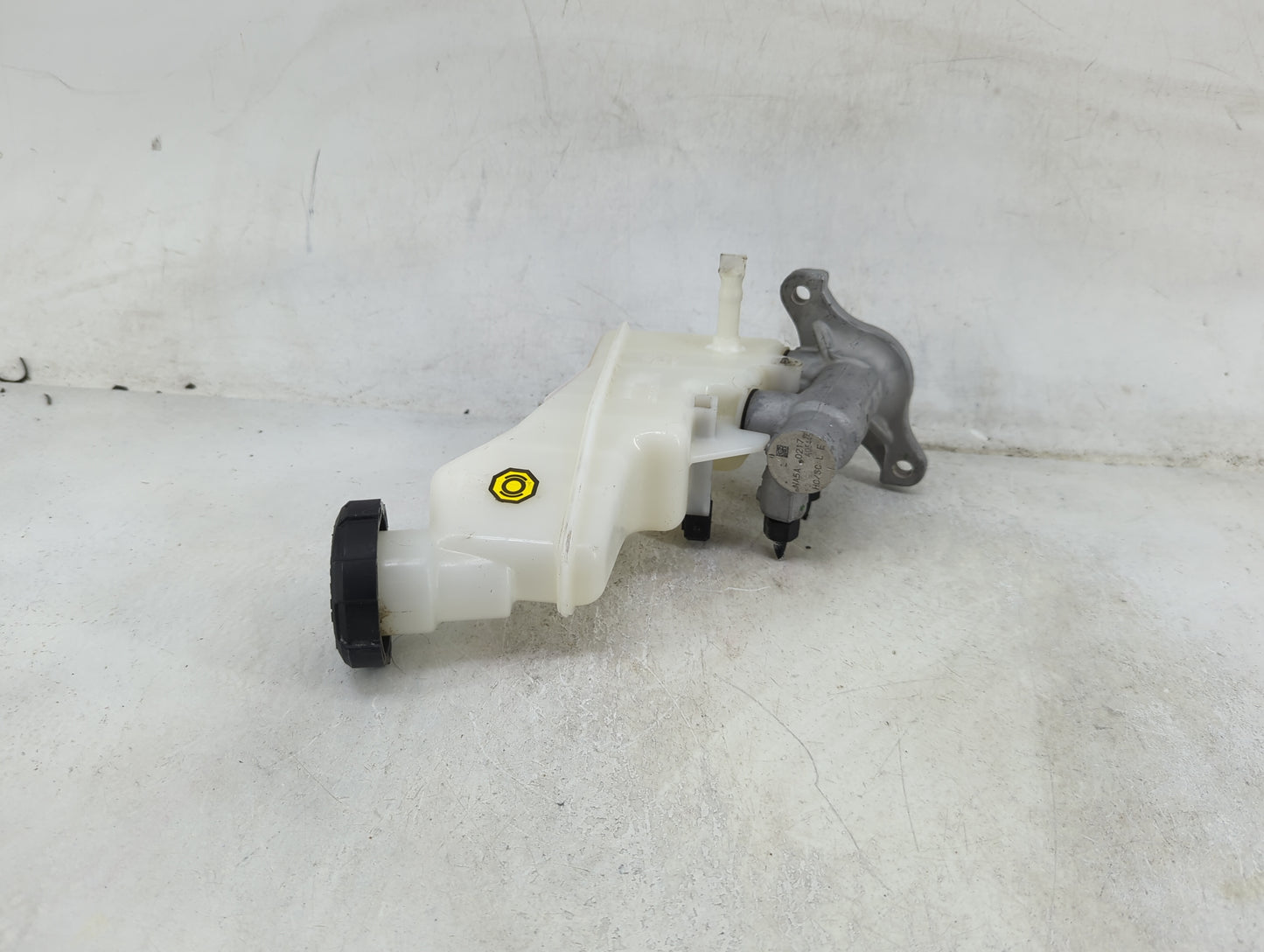 2018-2019 Hyundai Accent Brake Master Cylinder 1490288 - Oemusedautoparts1.com