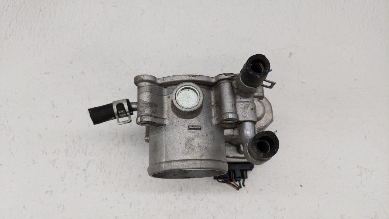 2012-2019 Hyundai Accent Throttle Body P/N:35100-2B300 Fits Fits 2012 2013 2014 2015 2016 2017 2018 2019 OEM Used Auto Parts