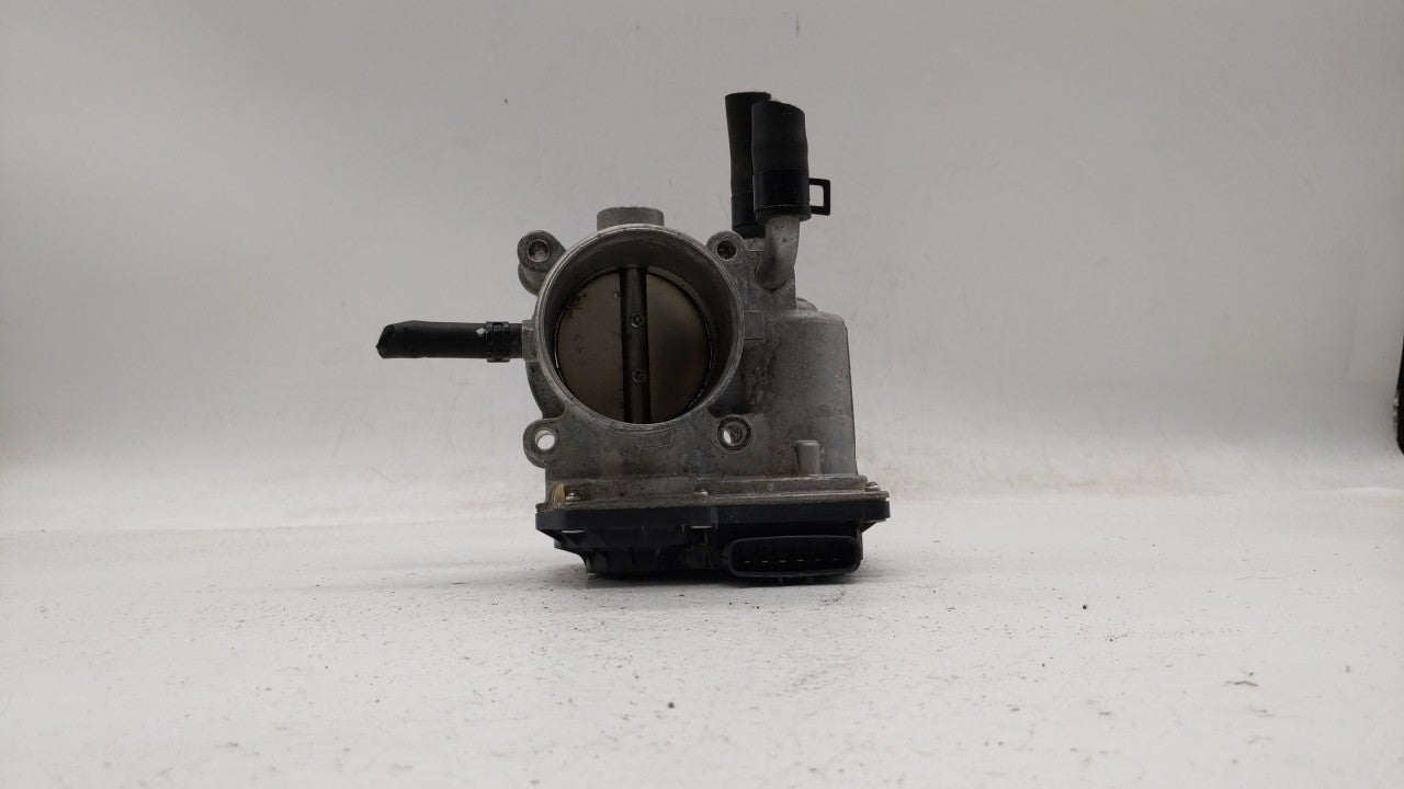 2012-2019 Hyundai Accent Throttle Body P/N:35100-2B300 Fits Fits 2012 2013 2014 2015 2016 2017 2018 2019 OEM Used Auto Parts