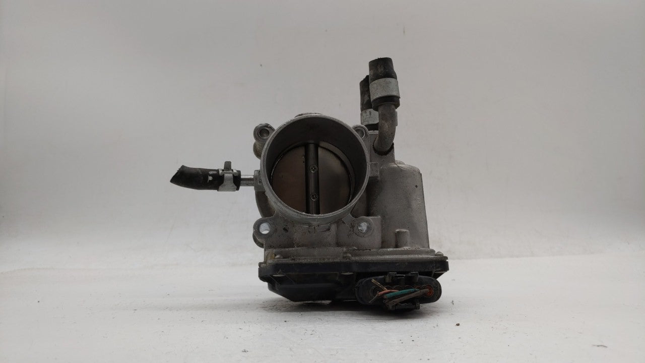 2012-2019 Hyundai Accent Throttle Body P/N:35100-2B300 Fits Fits 2012 2013 2014 2015 2016 2017 2018 2019 OEM Used Auto Parts