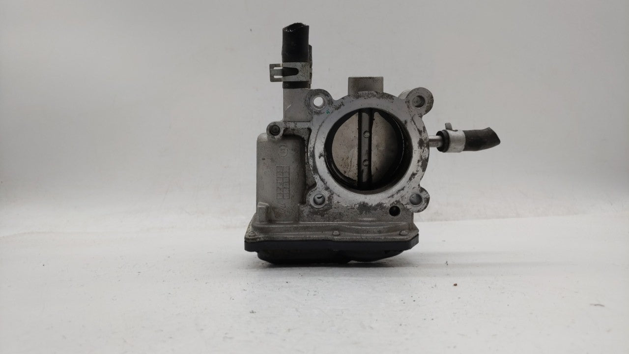 2012-2019 Hyundai Accent Throttle Body P/N:35100-2B300 Fits Fits 2012 2013 2014 2015 2016 2017 2018 2019 OEM Used Auto Parts