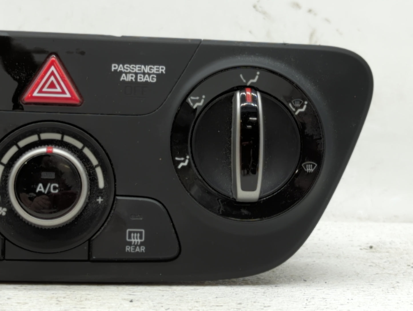 2018-2022 Hyundai Accent Climate Control Module Temperature AC/Heater Replacement P/N:97250J0000RDR Fits OEM Used Auto Parts