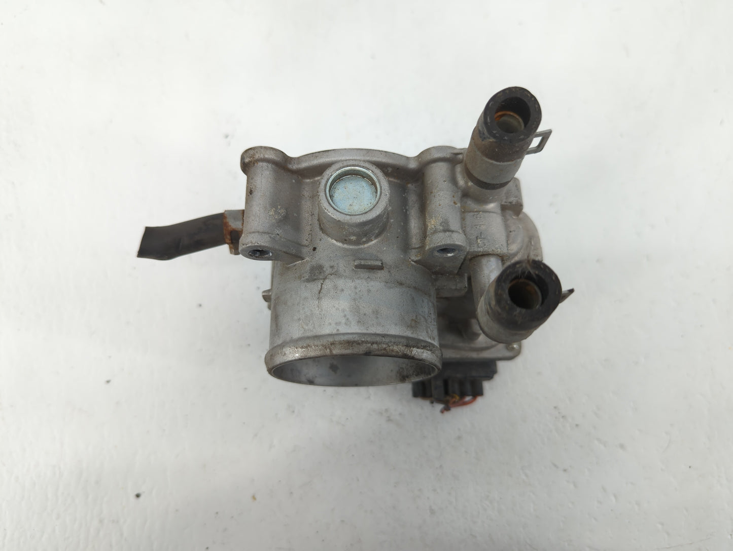 2012-2019 Hyundai Accent Throttle Body P/N:35100-2B300 Fits Fits 2012 2013 2014 2015 2016 2017 2018 2019 OEM Used Auto Parts
