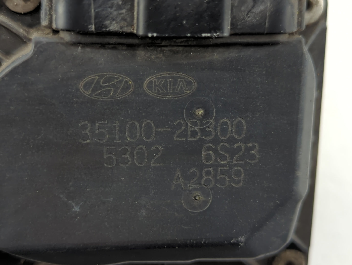 2012-2019 Hyundai Accent Throttle Body P/N:35100-2B300 Fits Fits 2012 2013 2014 2015 2016 2017 2018 2019 OEM Used Auto Parts