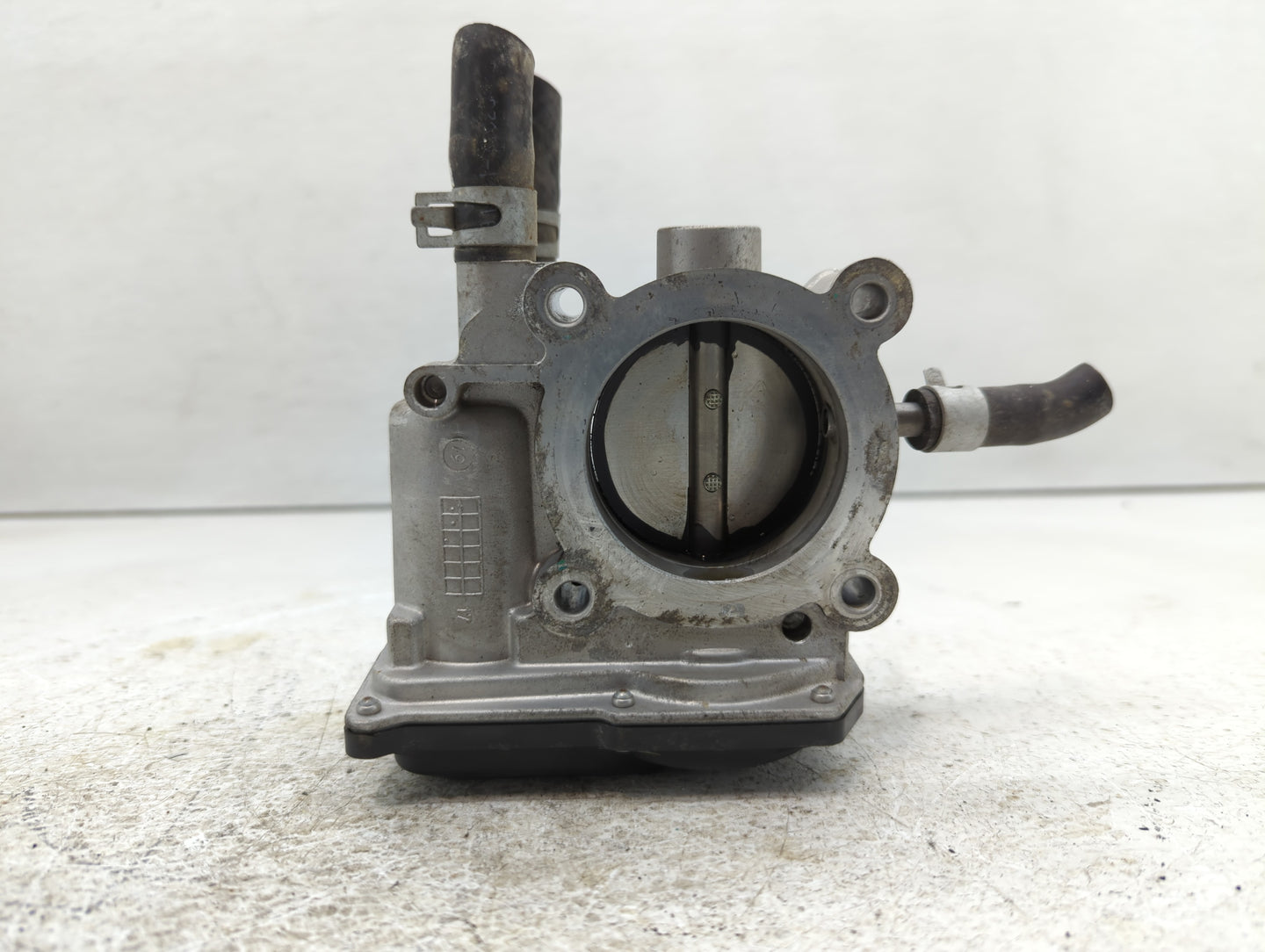 2012-2019 Hyundai Accent Throttle Body P/N:35100-2B300 Fits Fits 2012 2013 2014 2015 2016 2017 2018 2019 OEM Used Auto Parts