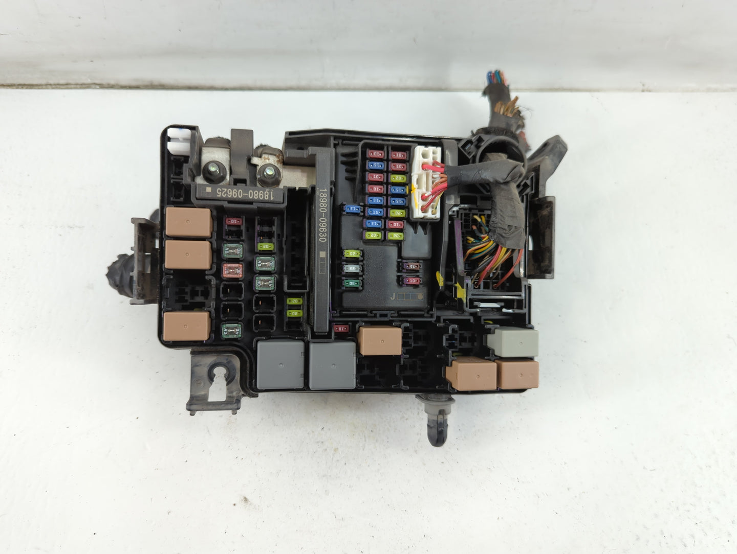 2018 Hyundai Elantra Fusebox Fuse Box Panel Relay Module P/N:91956-F2022 Fits OEM Used Auto Parts - Oemusedautoparts1.com