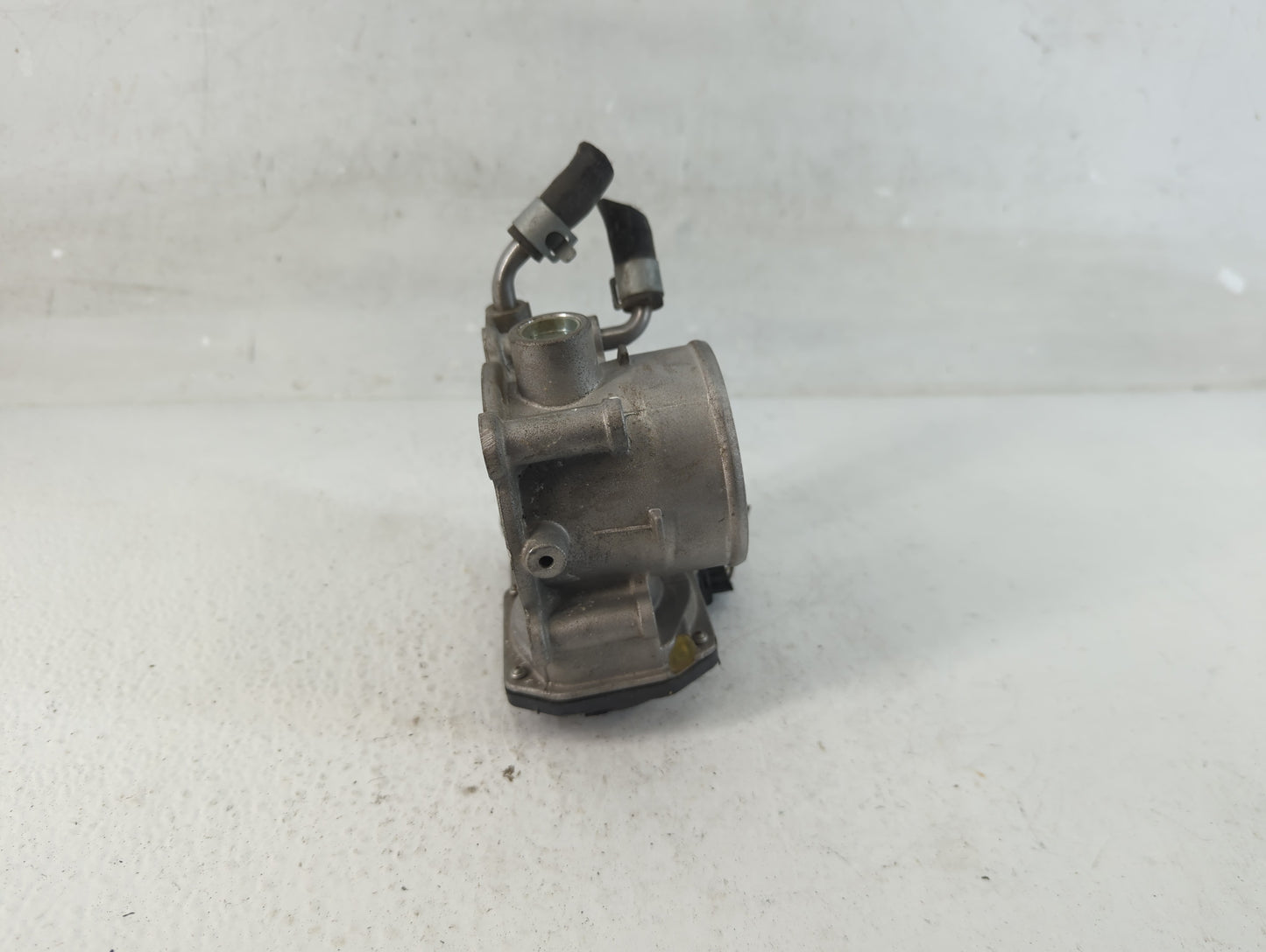 2011-2020 Hyundai Elantra Throttle Body P/N:35100-2E000 Fits Fits 2011 2012 2013 2014 2015 2016 2017 2018 2019 2020 2021 OEM