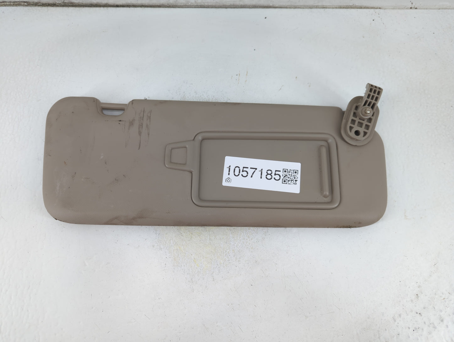 2017-2020 Hyundai Elantra Sun Visor Shade Replacement Passenger Right Mirror Fits Fits 2017 2018 2019 2020 OEM Used Auto Par