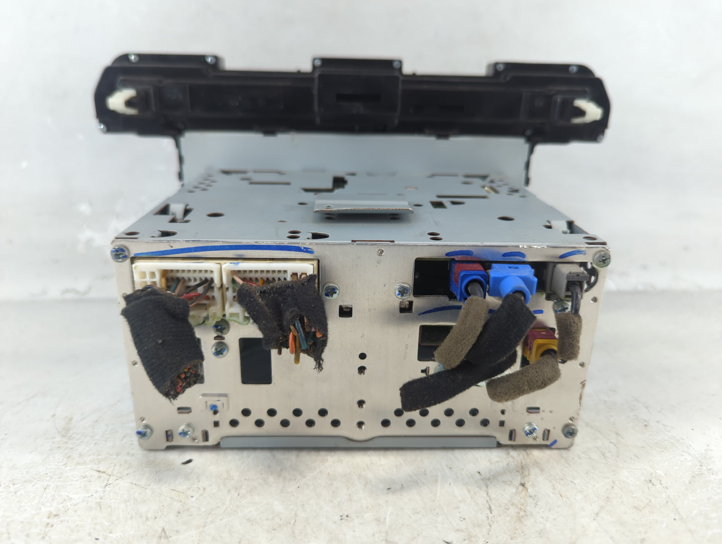 2017-2018 Hyundai Elantra Radio AM FM Cd Player Receiver Replacement P/N:96160-F2101UAT Fits Fits 2017 2018 OEM Used Auto Pa