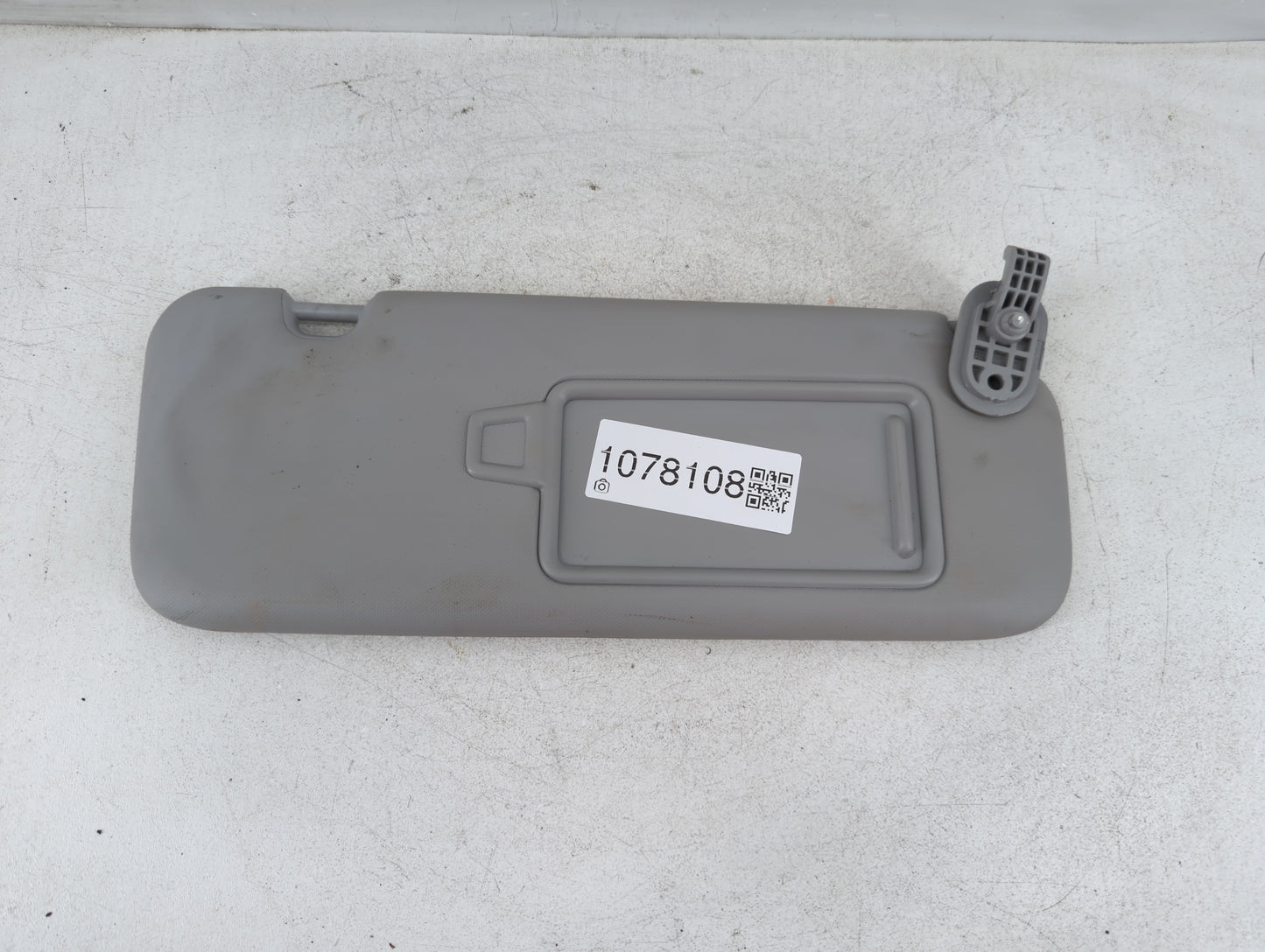 2017-2020 Hyundai Elantra Sun Visor Shade Replacement Passenger Right Mirror Fits Fits 2017 2018 2019 2020 OEM Used Auto Par