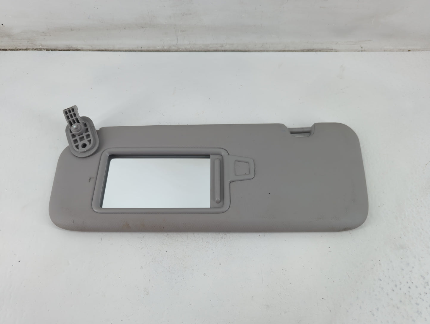 2017-2020 Hyundai Elantra Sun Visor Shade Replacement Passenger Right Mirror Fits Fits 2017 2018 2019 2020 OEM Used Auto Par