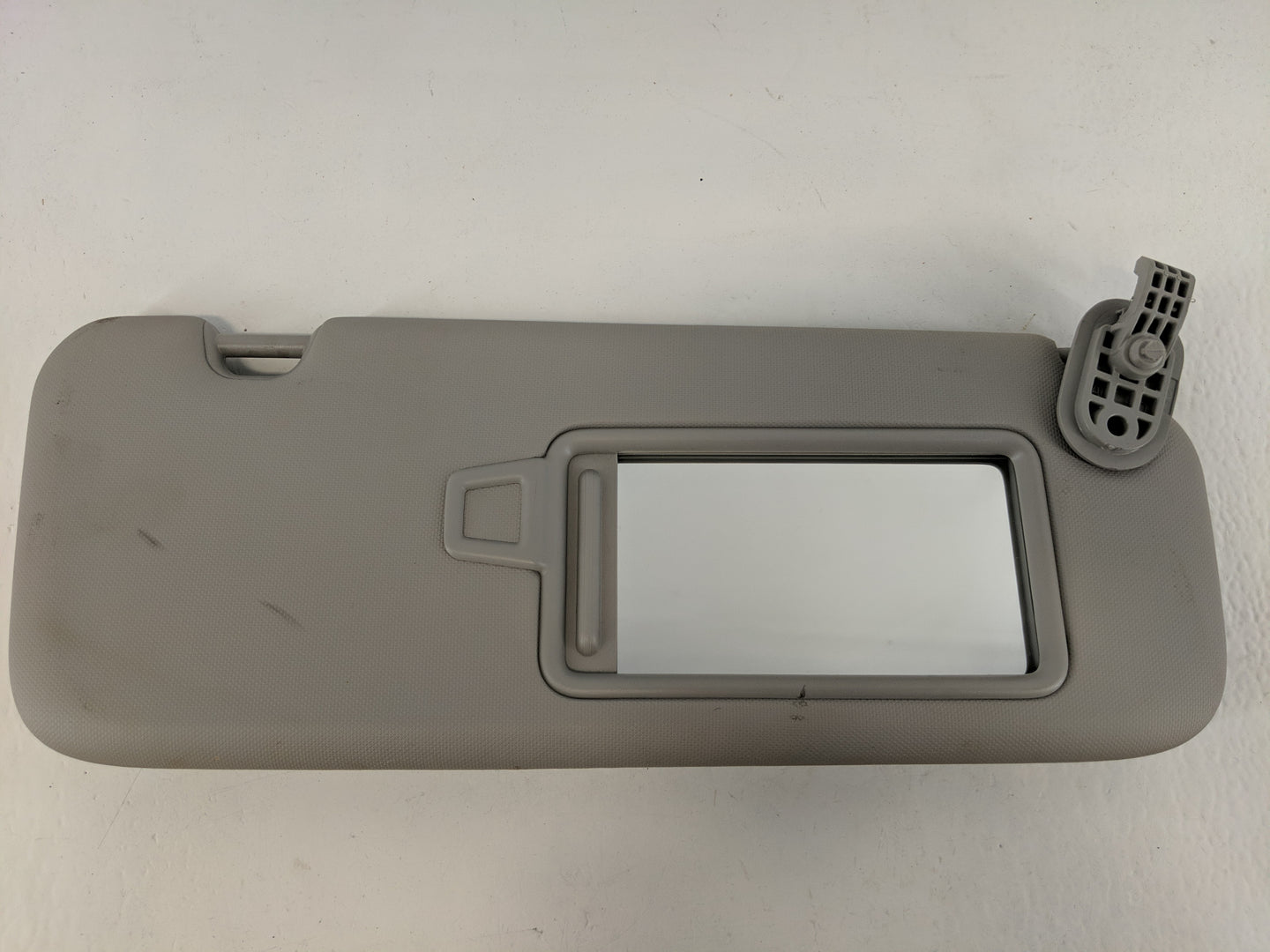 2017-2020 Hyundai Elantra Sun Visor Shade Replacement Passenger Right Mirror Fits Fits 2017 2018 2019 2020 OEM Used Auto Par