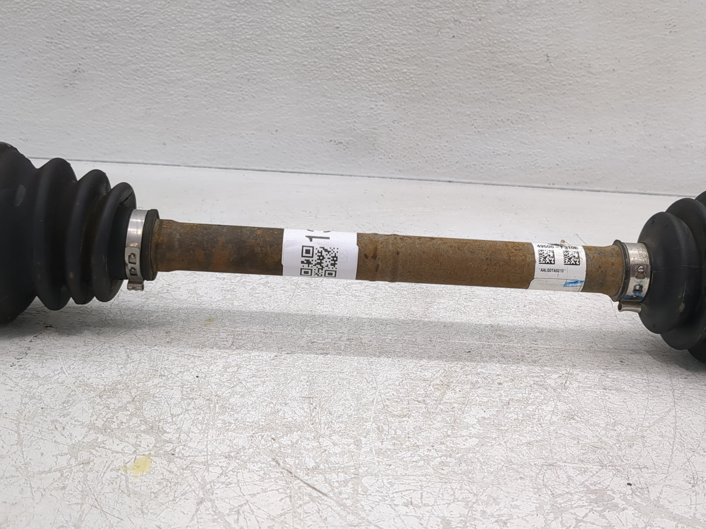 2017-2020 Hyundai Elantra Axle Shaft Front Driver Cv C/v - Oemusedautoparts1.com