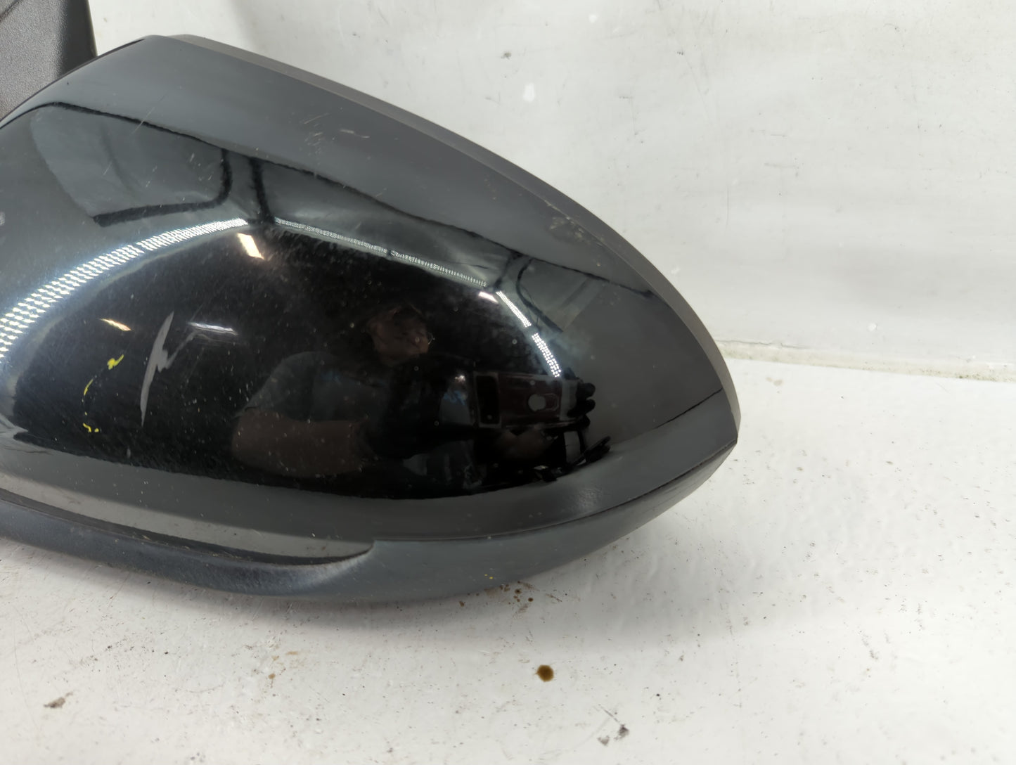 2017-2020 Hyundai Elantra Driver Side View Mirror - Left Door Mirror OEM Used - Oemusedautoparts1.com