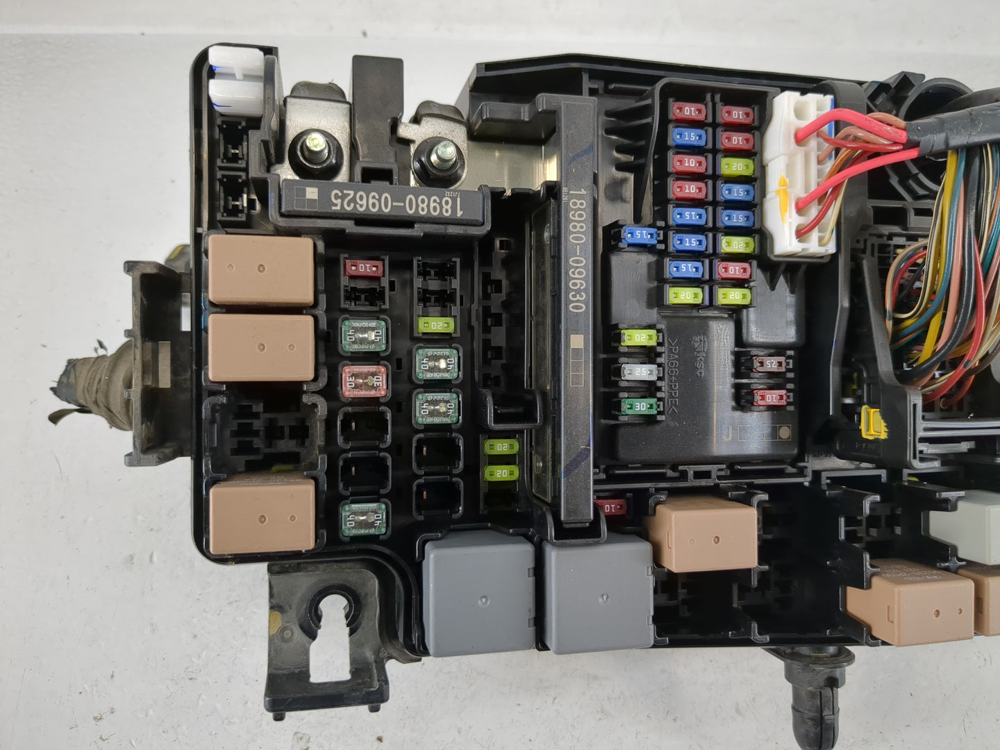 2018 Hyundai Elantra Fusebox Fuse Box Panel Relay Module P/N:91956-F2022 1707122420 Fits OEM Used Auto Parts - Oemusedautopa