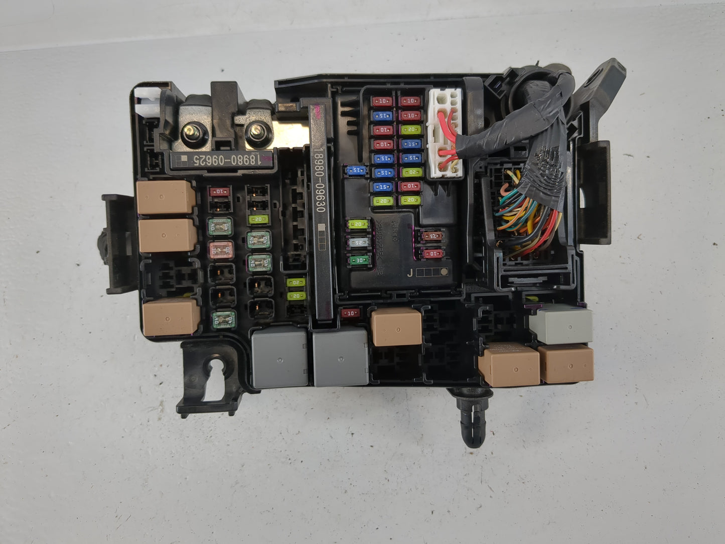 2018 Hyundai Elantra Fusebox Fuse Box Panel Relay Module P/N:91956-F2022 Fits OEM Used Auto Parts - Oemusedautoparts1.com