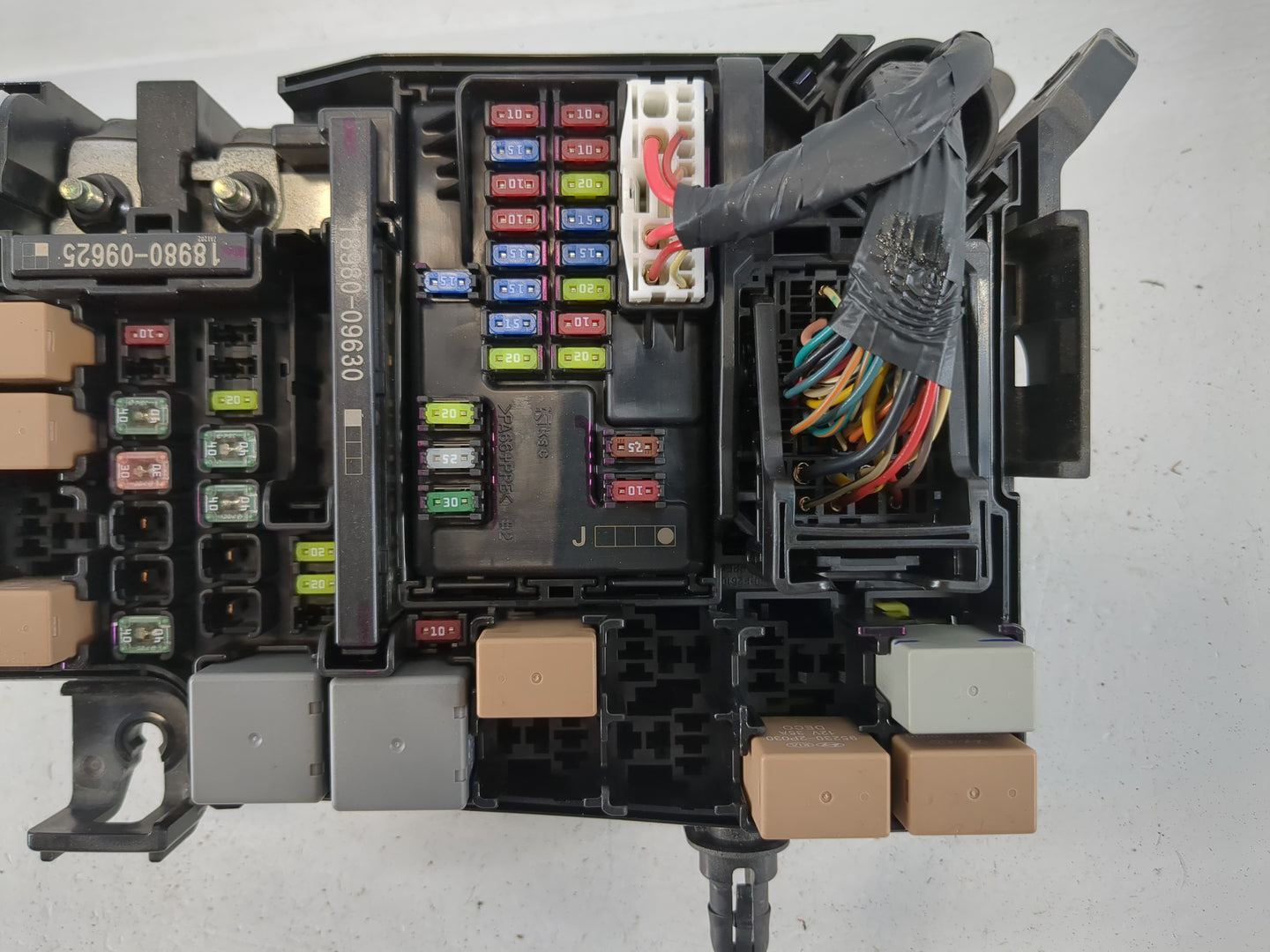 2018 Hyundai Elantra Fusebox Fuse Box Panel Relay Module P/N:91956-F2022 Fits OEM Used Auto Parts - Oemusedautoparts1.com