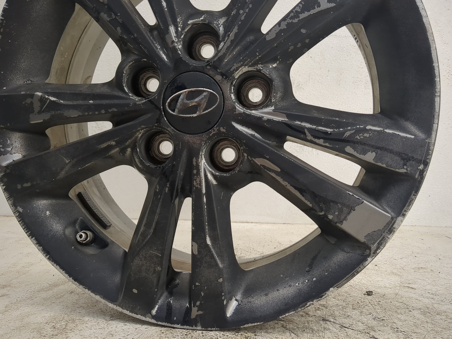 2017-2018 Hyundai Elantra Oem Wheel Rim Black 1159828 - Oemusedautoparts1.com