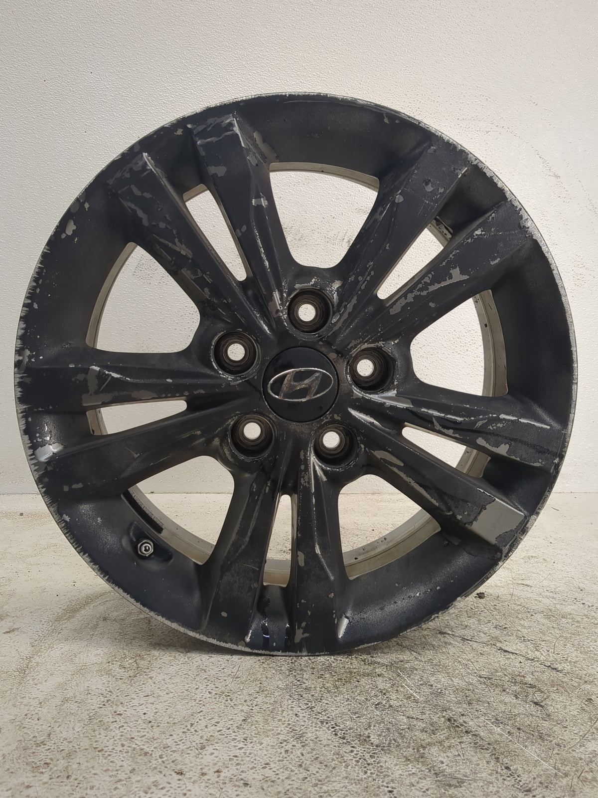 2017-2018 Hyundai Elantra Oem Wheel Rim Black 1159828 - Oemusedautoparts1.com