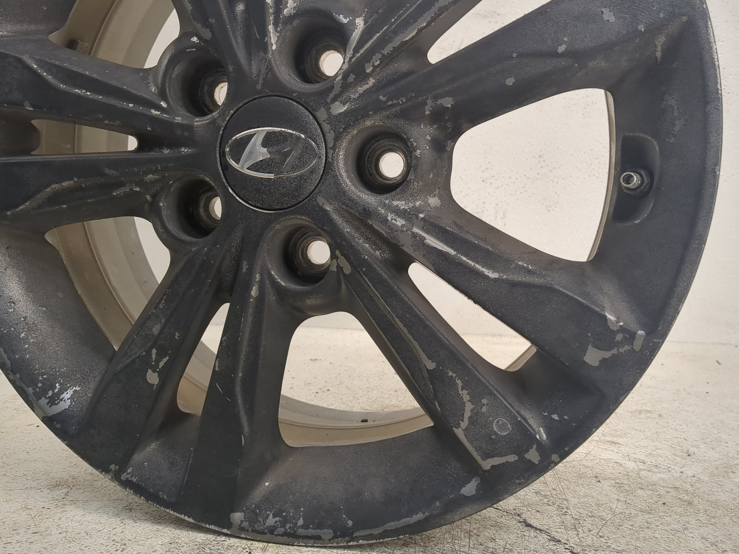 2017-2018 Hyundai Elantra Oem Wheel Rim Black 1159835 - Oemusedautoparts1.com