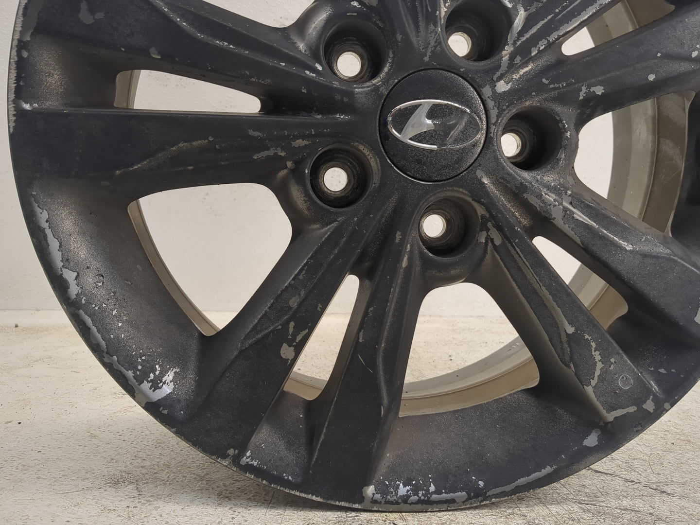 2017-2018 Hyundai Elantra Oem Wheel Rim Black 1159835 - Oemusedautoparts1.com