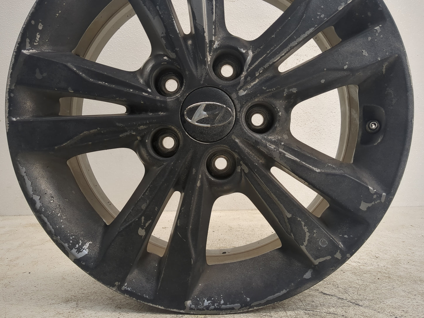 2017-2018 Hyundai Elantra Oem Wheel Rim Black 1159835 - Oemusedautoparts1.com