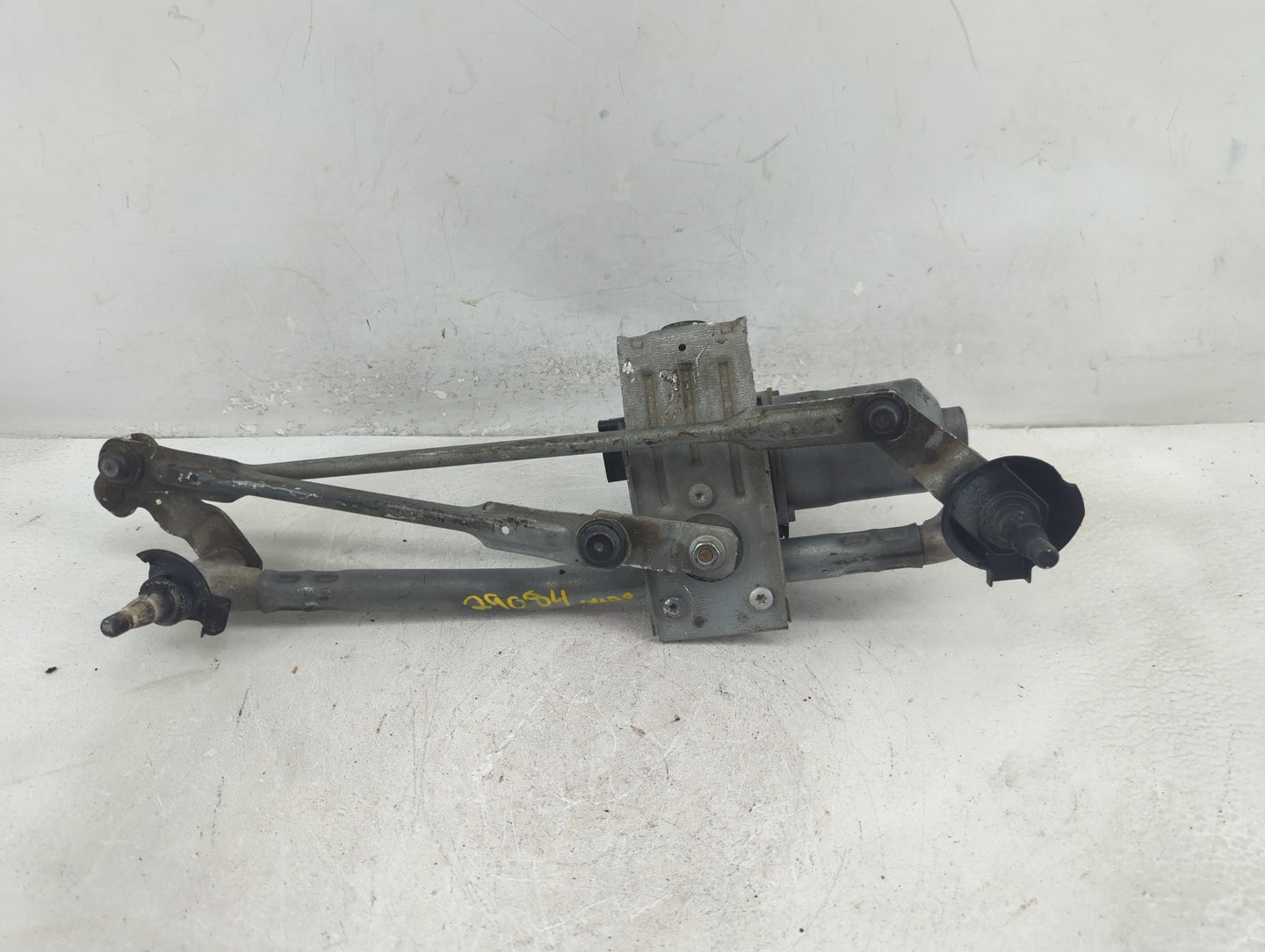 2017-2020 Hyundai Elantra Front Windshield Wiper Motor Fits Fits 2017 2018 2019 2020 2021 OEM Used Auto Parts - Oemusedautop