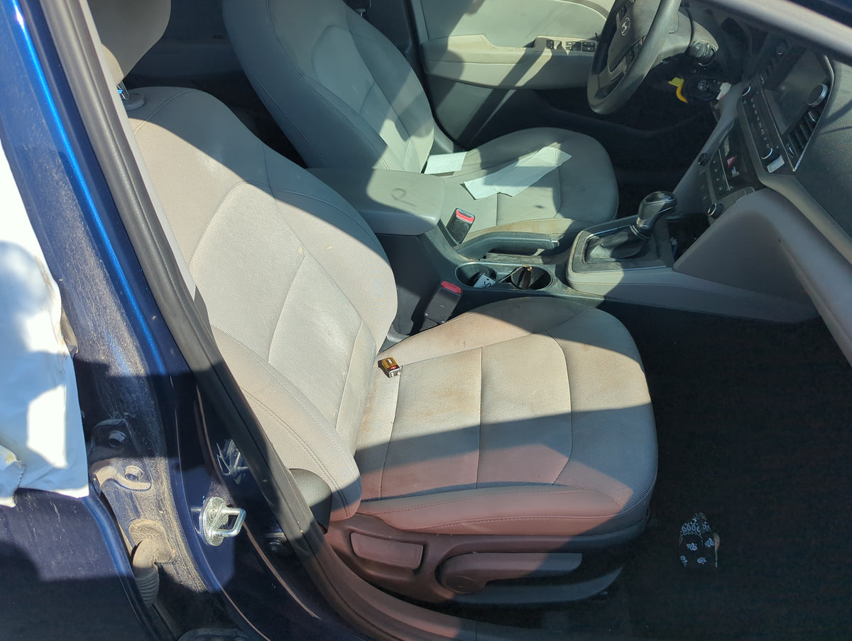 2017-2018 Hyundai Elantra Passenger Front Seat Oem - Oemusedautoparts1.com