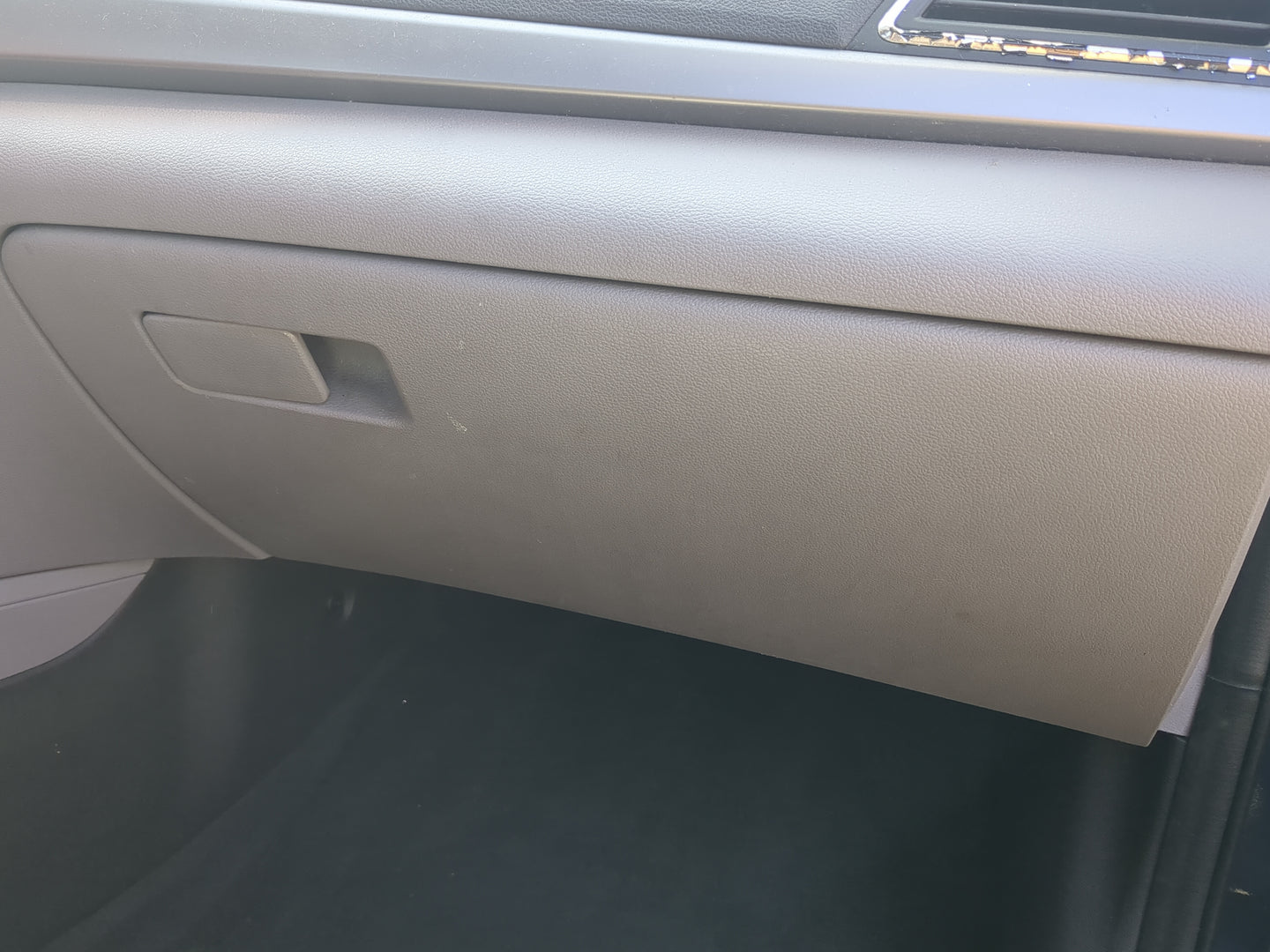 2018 Hyundai Elantra Passenger Glove Box Door Storage Compartment - Oemusedautoparts1.com