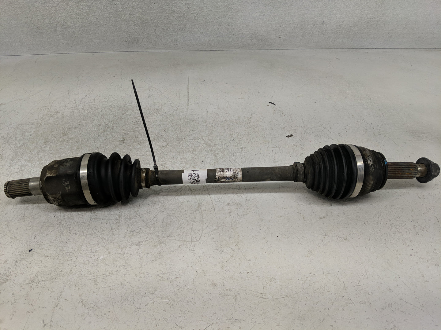 2017-2020 Hyundai Elantra Axle Shaft Front Driver Cv C/v - Oemusedautoparts1.com