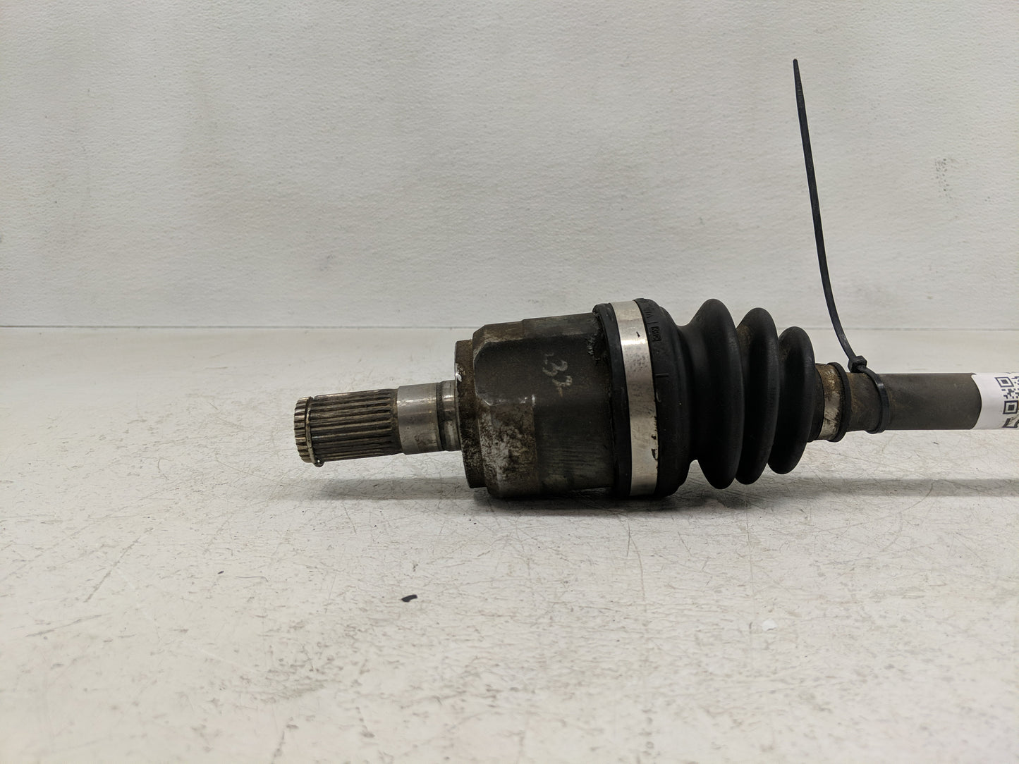 2017-2020 Hyundai Elantra Axle Shaft Front Driver Cv C/v - Oemusedautoparts1.com
