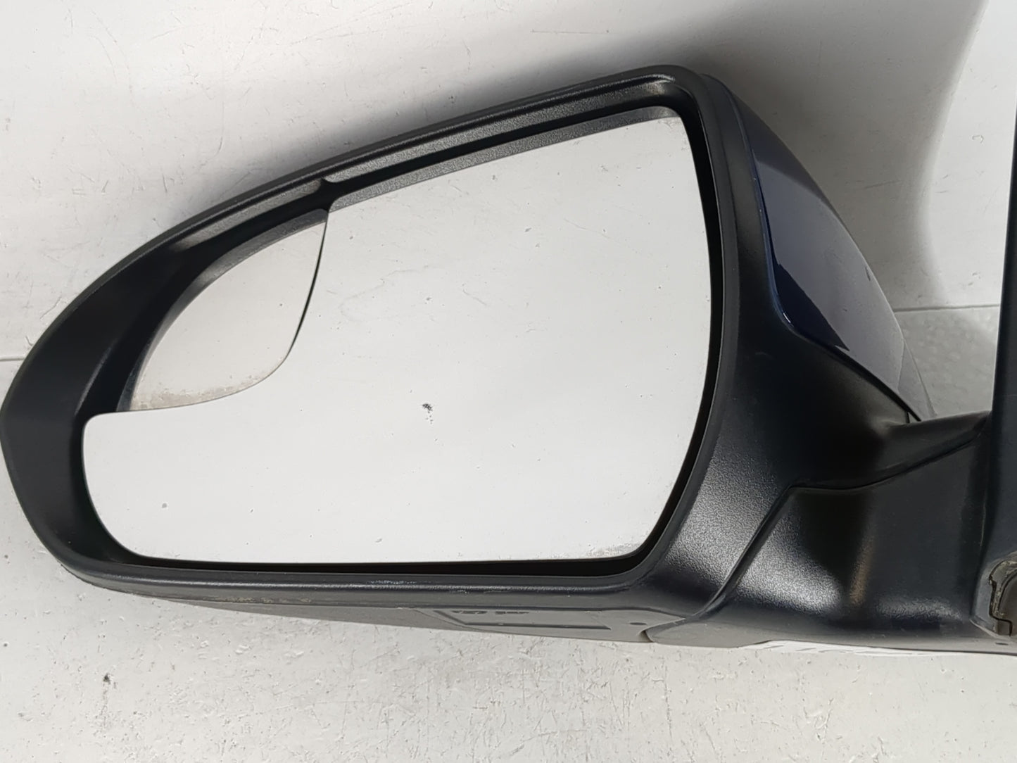 2018 Hyundai Elantra Driver Side View Mirror - Left Door Mirror OEM Used - Oemusedautoparts1.com