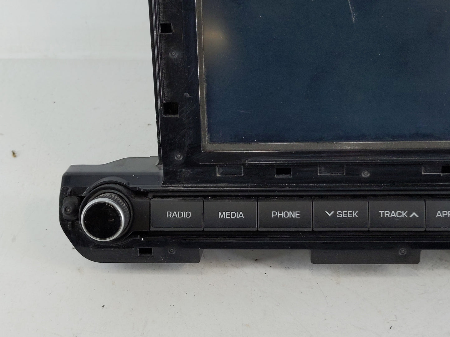 2017-2018 Hyundai Elantra Radio AM FM Cd Player Receiver Replacement P/N:96160-F2101UAT Fits Fits 2017 2018 OEM Used Auto Pa