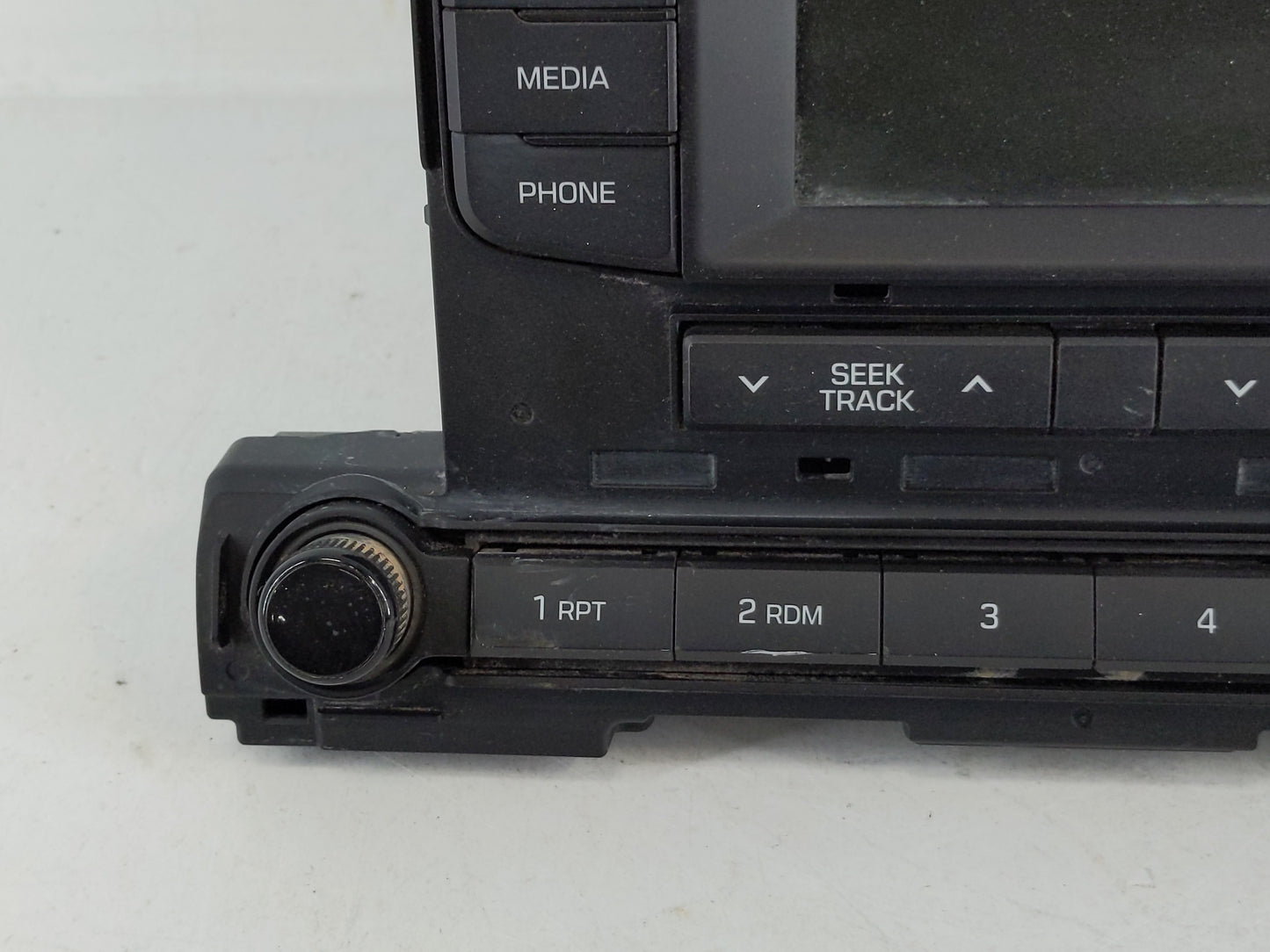 2017-2018 Hyundai Elantra Radio AM FM Cd Player Receiver Replacement P/N:96170-F2270UAT Fits Fits 2017 2018 OEM Used Auto Pa