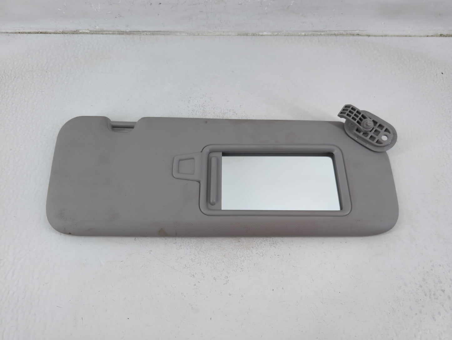2017-2020 Hyundai Elantra Sun Visor Shade Replacement Passenger Right Mirror Fits Fits 2017 2018 2019 2020 OEM Used Auto Par