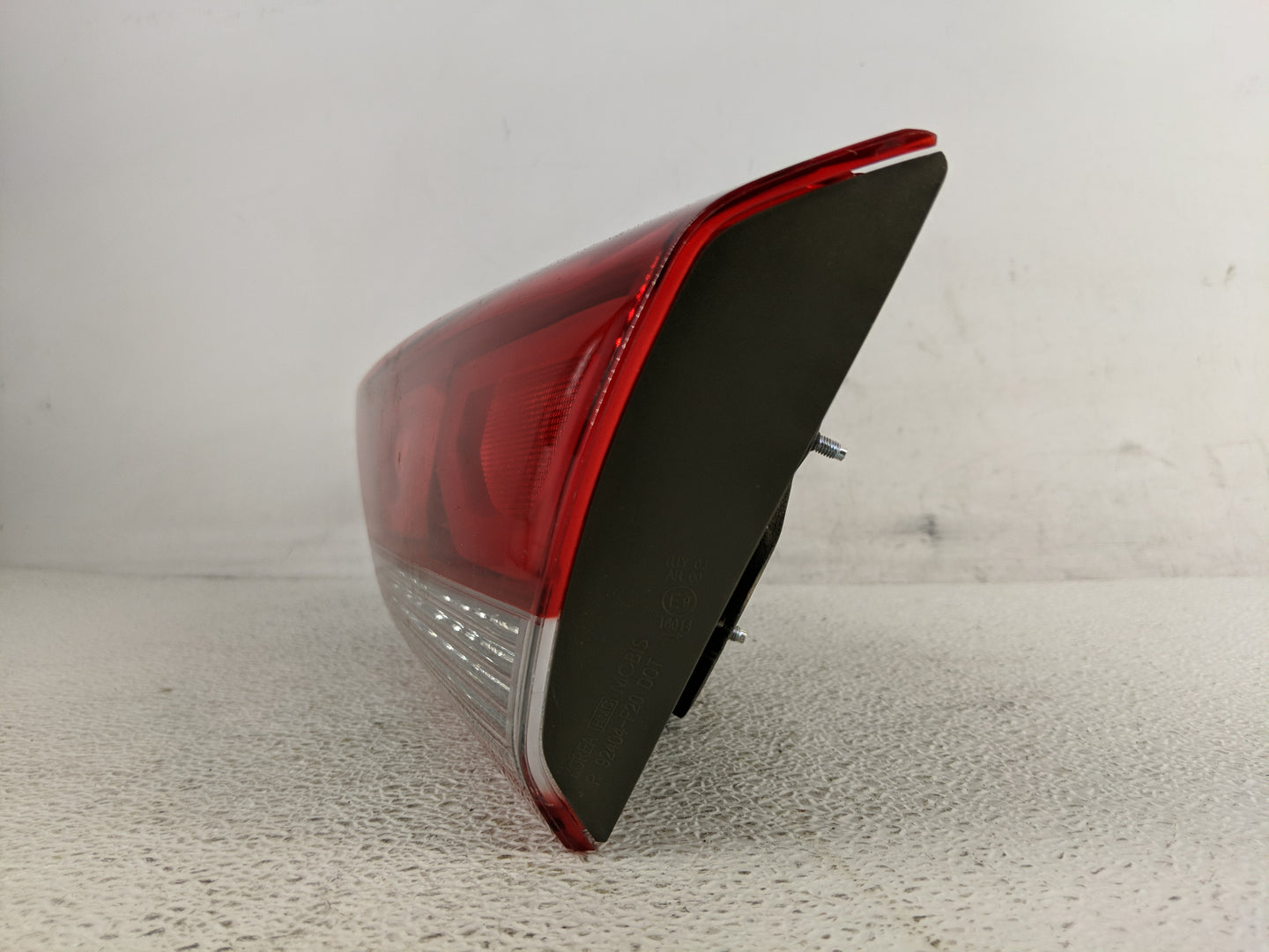 2017-2018 Hyundai Elantra Tail Light Assembly Passenger Right OEM P/N:92402-F20 Fits Fits 2017 2018 OEM Used Auto Parts - Oe