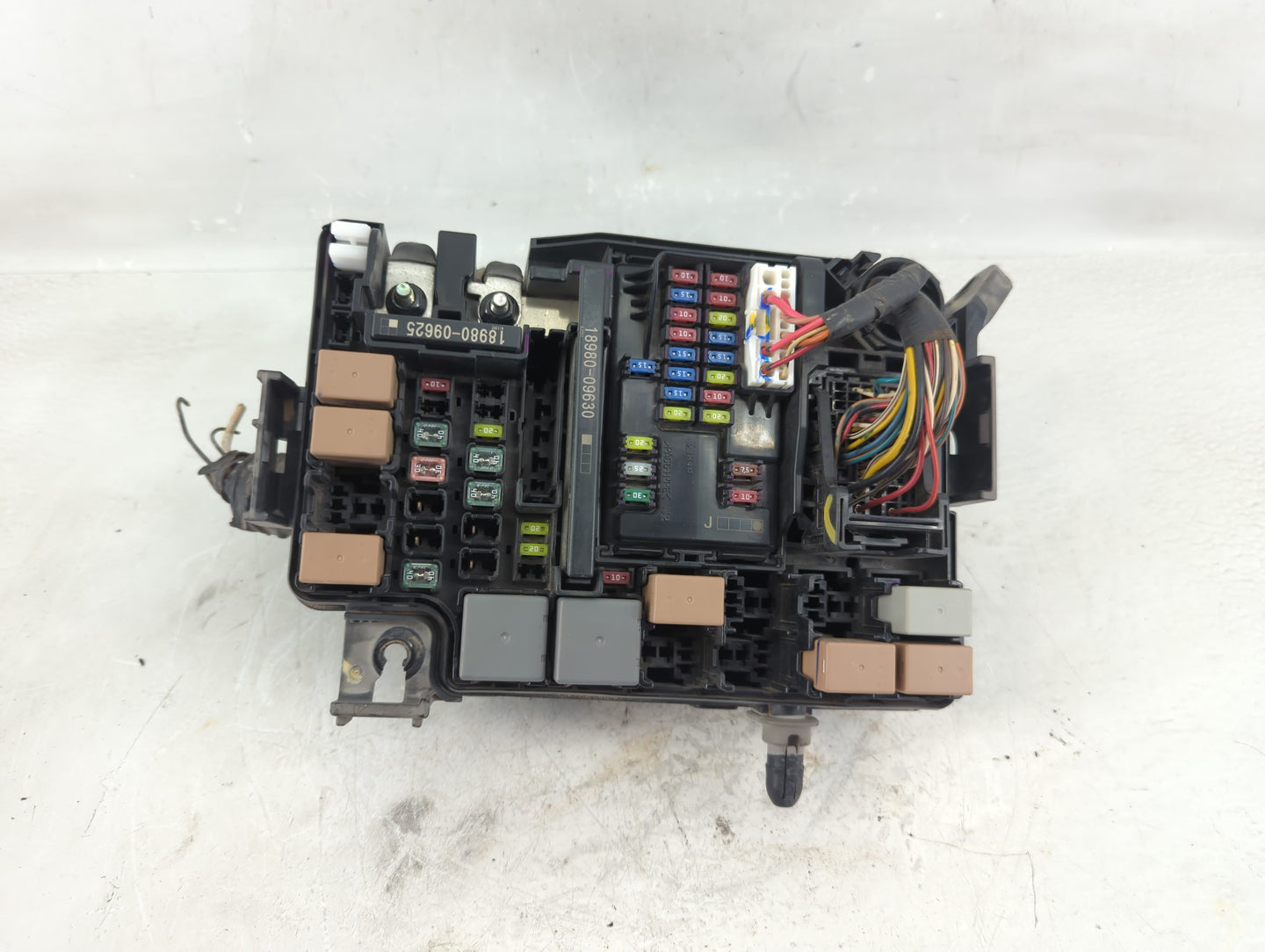2018 Hyundai Elantra Fusebox Fuse Box Panel Relay Module P/N:1701171381 Fits OEM Used Auto Parts - Oemusedautoparts1.com