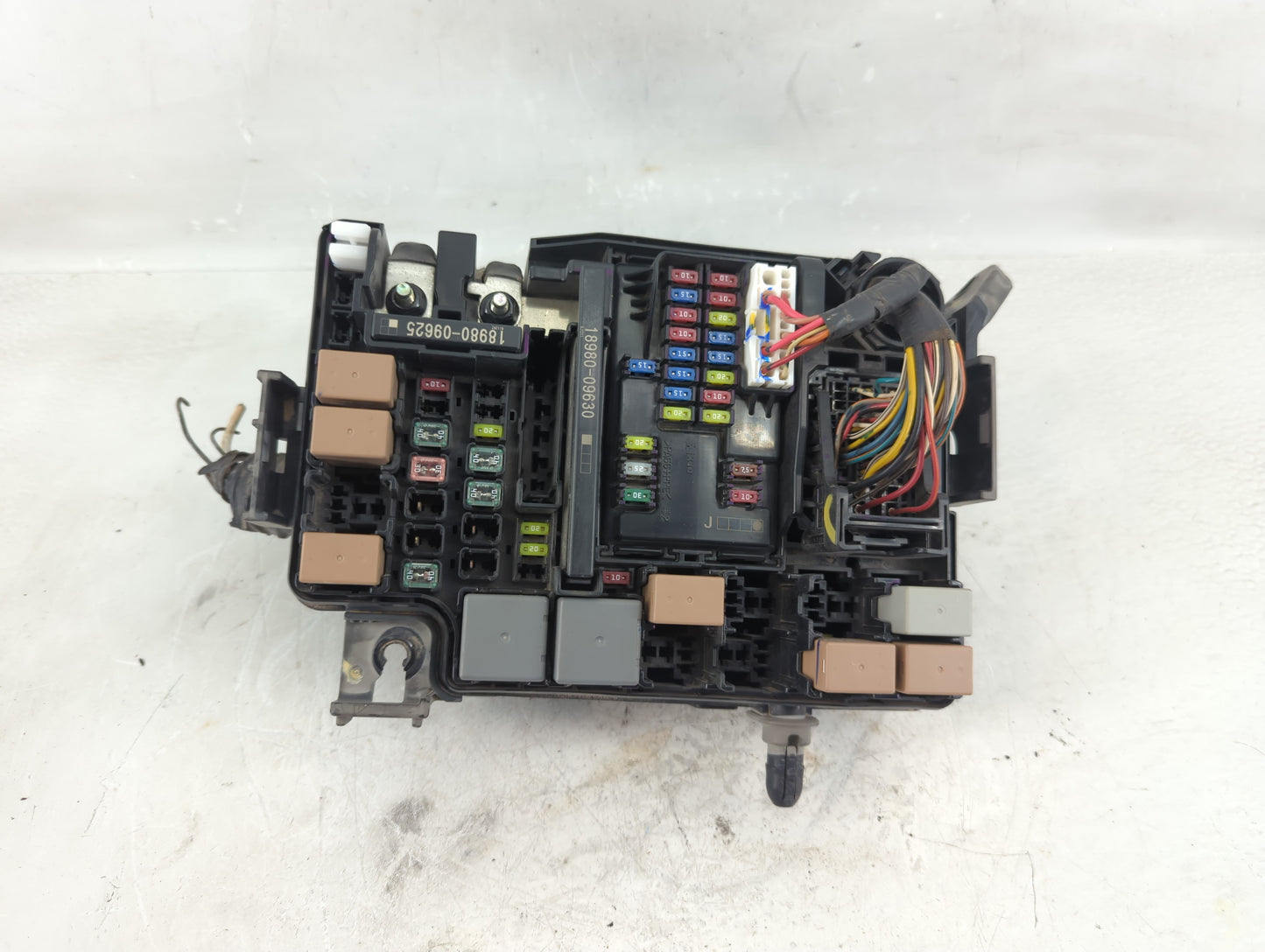 2018 Hyundai Elantra Fusebox Fuse Box Panel Relay Module P/N:1701171381 Fits OEM Used Auto Parts - Oemusedautoparts1.com